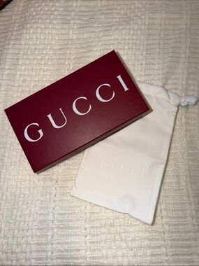 Gucci Burgundy Wallet Gift Box with White Dust Pouch